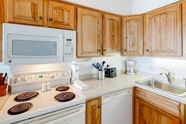 Fridge, microwave, oven, stovetop