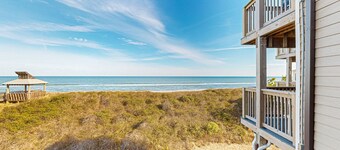 1BR Oceanfront condo with a pool and tennis court