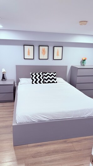 2 chambres, fer et planche à repasser, Wi-Fi, draps fournis