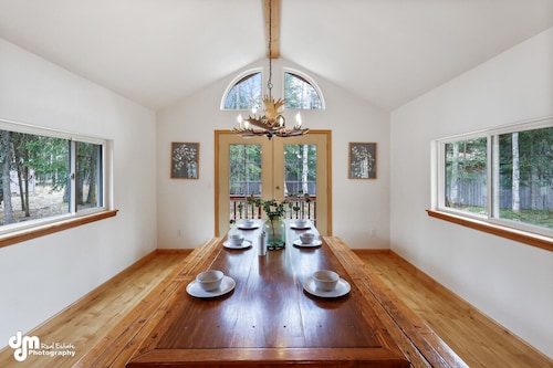 Cooper Landing Lakebound Retreat