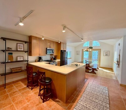 Cooper Landing Lakebound Retreat