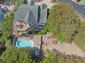 Exterior - 6BR coastal charmer with pool, tennis, & decks (Duck)
