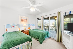 6 bedrooms, iron/ironing board, WiFi, bed sheets