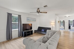 Smart TV - KDN1175: The Flying Dutchman Dog Friendly | Deck | Firepit (Kill Devil Hills)