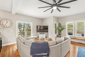 Unclassified image, 2 of 46, button