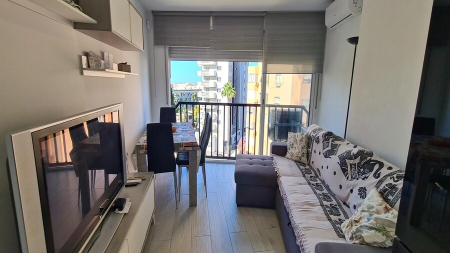 Benidorm Apartment With Pool Access