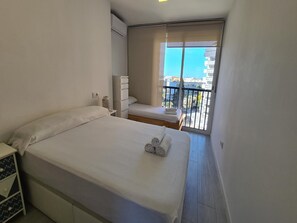 Apartment | 2 bilik tidur, seterika/papan seterika