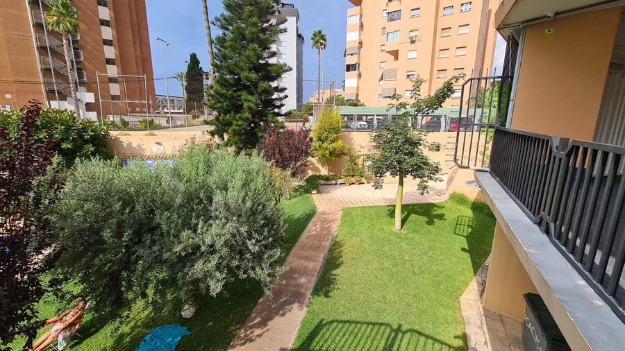 Benidorm Apartment With Pool Access