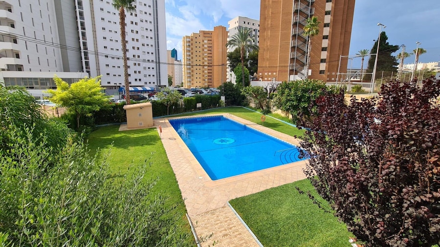 Benidorm Apartment With Pool Access