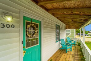 Exterior detail - 3BR coastal home with a large yard, firepit (Kill Devil Hills)