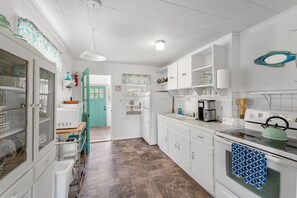 Fridge, microwave, oven, stovetop - 3BR coastal home with a large yard, firepit (Kill Devil Hills)