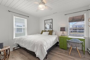 3 makuuhuonetta, työpöytä, silitysrauta/-lauta, Wi-Fi