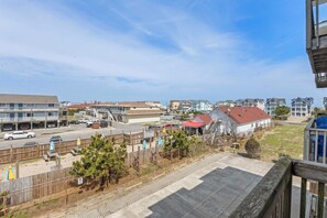 Property grounds - Charming Condo in Kill Devil Hills (Kill Devil Hills)