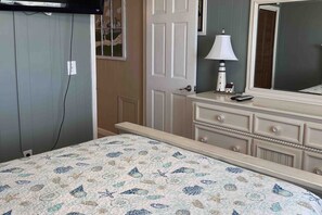 2 bedrooms, iron/ironing board, WiFi, bed sheets - KDN1633: Salty Paws II, Ocean View Condo (Kill Devil Hills)