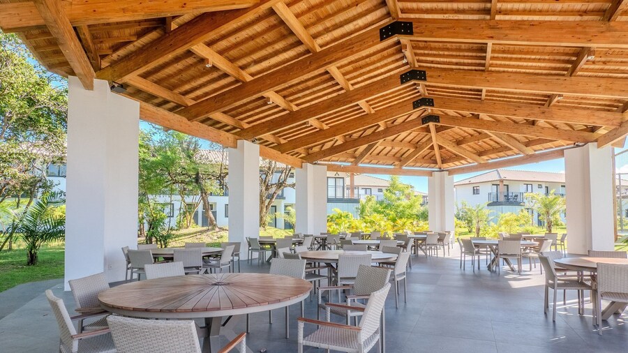 Ap in a Cond. W/pool at Praia do Forte Cvaf0220