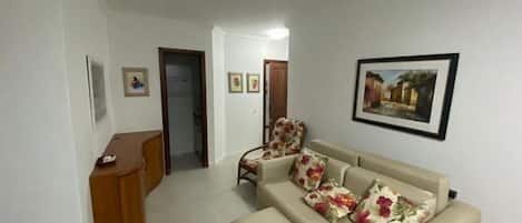 Basic Apartment | Living area