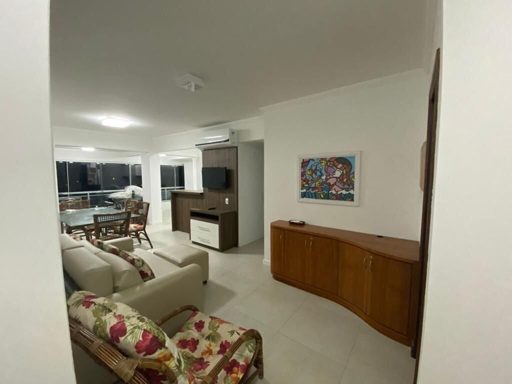 基础公寓 | 起居区