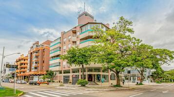 Basic Apartment | Exterior