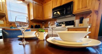 Urban Escape - 1BR King Cabin