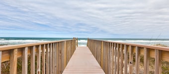 5BR Oceanfront Dog Friendly | Amazing View | Deck