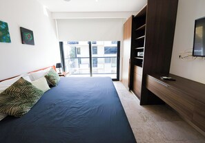 Comfort Apartment | In-room safe, blackout drapes, iron/ironing board, free WiFi
