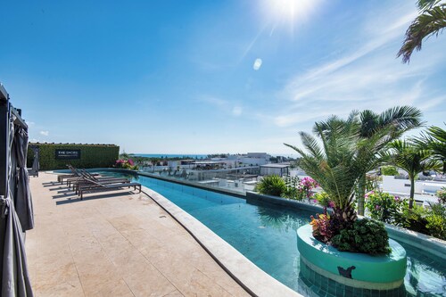 The Shore - Comfort & Rooftop Pool