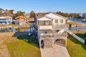 Exterior - 4BR Soundview | Pool | Hot Tub | Dock | Deck (Nags Head)