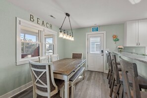 Dining - NH0508: Just Peachy | Screened Porch | Easy Walk to Ocean (Nags Head)