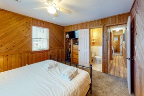 3 habitaciones, tabla de planchar con plancha, wifi y ropa de cama