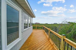 Terrace/patio - Sunny dog-friendly 4BR with private pool & deck (Southern Shores)