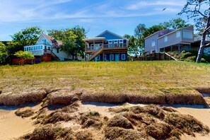 Exterior - Bay-view 1BR with outdoor shower and fishing access (Kill Devil Hills)