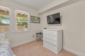 7 habitaciones, tabla de planchar con plancha, wifi y ropa de cama