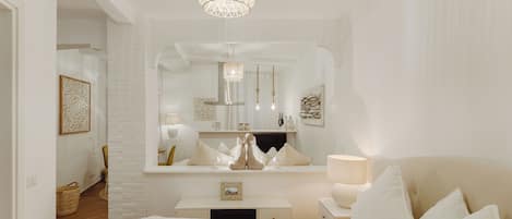 奢华公寓, 城市景观 | 高档床上用品、羽绒被、隔音、熨斗/熨衣板