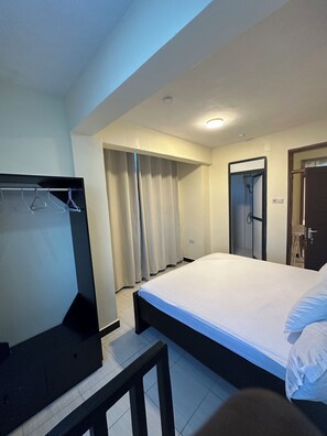 3 bedrooms, iron/ironing board, WiFi