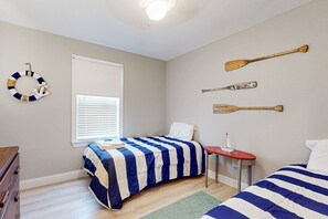 3 室のベッドルーム、アイロン / アイロン台、WiFi、ベッドシーツ