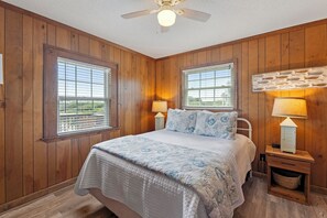 4 bedrooms, iron/ironing board, WiFi, bed sheets - Perfect 4BR Family Getaway Close to the Beach (Southern Shores)