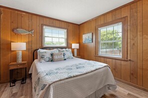 4 habitaciones, tabla de planchar con plancha, wifi y ropa de cama 