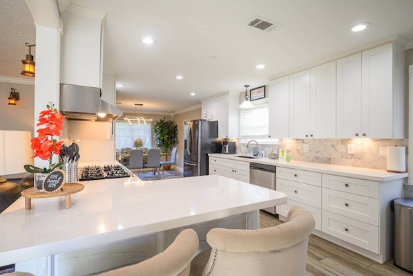 Microwave, oven, stovetop, dishwasher