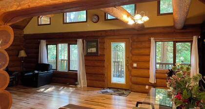 TreeHouse Nook Bed & Breakfast
