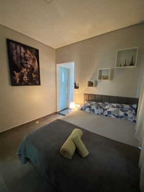 3 bedrooms, iron/ironing board, Internet, bed sheets