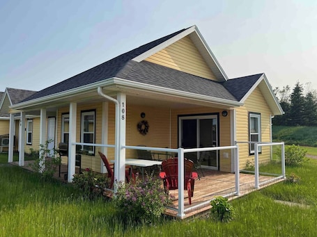 Exterior. Near Cavendish Beach-1
