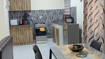 Apartment | Dapur peribadi | Peti sejuk mini, ketuhar gelombang mikro, ketuhar