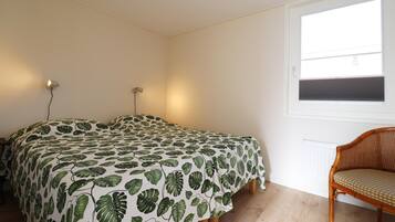 3 bedrooms, individually furnished, bed sheets