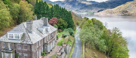 المنشأة من الخارج