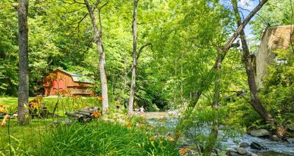Comforts Me w/Hot Tub