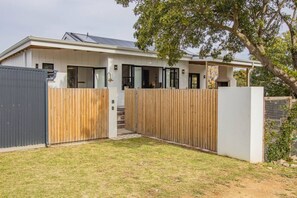 Exterior - Poplar House | Comfort and style | Pool (Hermanus)