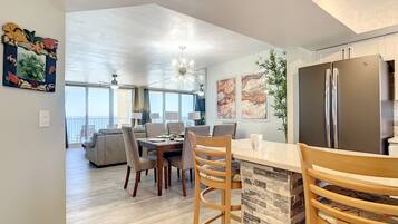 Condo, Multiple Beds, Balcony, Ocean View (Oceania Beach Club 602) | Dining