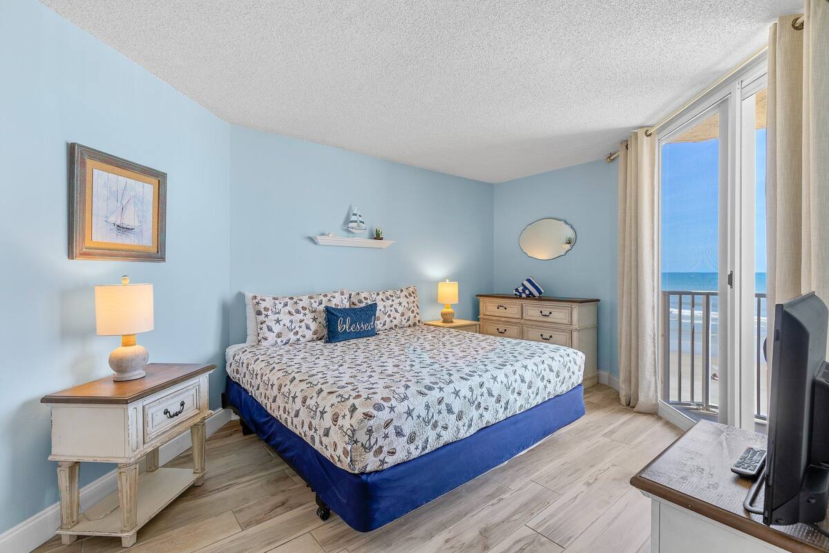 公寓客房, 多張床, 陽台, 海景 (Oceania Beach Club 503) | 2 間臥室、獨特裝潢、布置獨特、床單