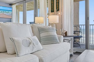 Condo, Multiple Beds, Balcony, Ocean View (Oceania Beach Club 505) | Living area