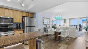 Condo, Multiple Beds, Balcony, Ocean View (Oceania Beach Club 505) | Private kitchen